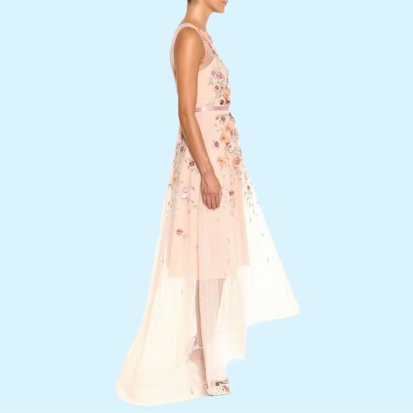 Marchesa Notte | 3D Floral Embroidered Hi-Low Gown in Blush | Size 6 - Picture 4 of 8